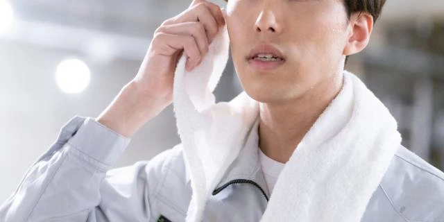 “熱中症”危険感じたら“勝手に”仕事中断OK？　死傷者が9年で約3.6倍に急増…酷暑の職場で労働者が“身を守る”方法とは
