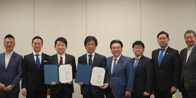75歳以上の医療費自己負担“年8万円⇒24万円”に？　20・30代は40%前後が“賛成”も、医師団体「いずれ現役世代の老後の不安に」と警鐘