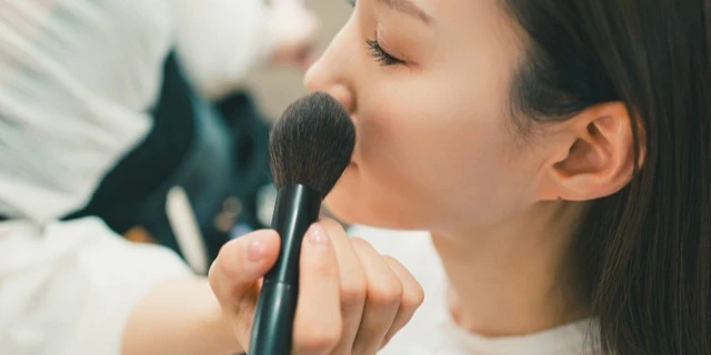ベビーパウダー使用の美容部員に“アスベスト労災”認定…「知らず知らず吸い込んでいる可能性は誰にでも」専門医が教える“気を付けるべき”初期症状とは？