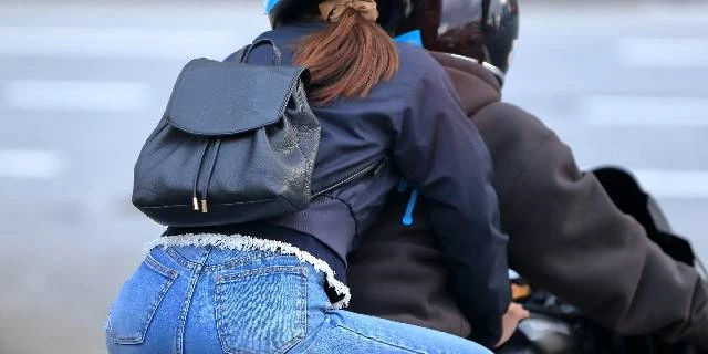 女子高生がバイクから転落死⇒無免許運転の16歳少年「ひき逃げ」で逮捕…ひいたのは後続車両なのに？　最長“15年の拘禁刑”の可能性もあるワケ【弁護士解説】