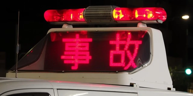 車線変更し割り込み⇒急ブレーキで“荷崩れ”したトレーラー運転手死亡…非接触でも“罪”に問える？【弁護士解説】