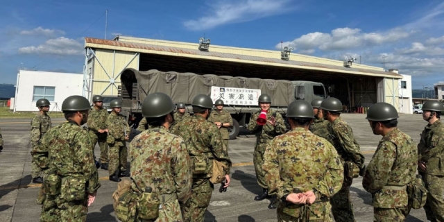 保安隊 外套 実物 1952-54年 陸上自衛隊前身 官給品　 R8SD63 迷彩服の人が徘徊」被災地で“ニセ自衛官”目撃情報、その目的は？ 元