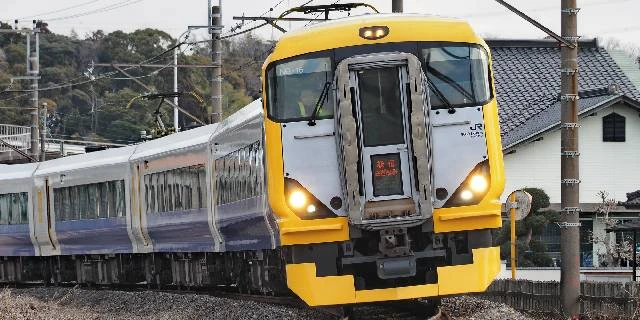 電車止めSNSで自慢の“撮り鉄”少年7人…「数千万円の賠償」も？　自己破産しても逃げられないワケ【弁護士解説】