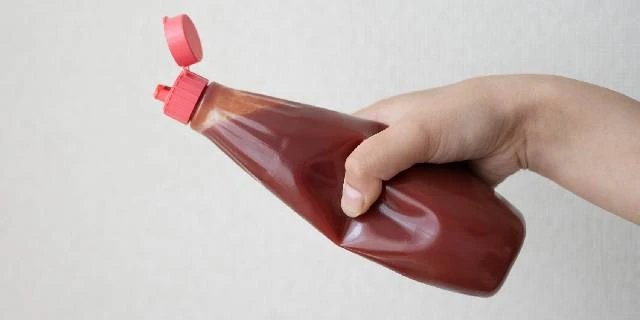 ケチャップ万引き⇒70代女性の顔面へ噴射で逮捕の少年4人…“未成年”でも逃れられない「法的責任」とは【弁護士解説】