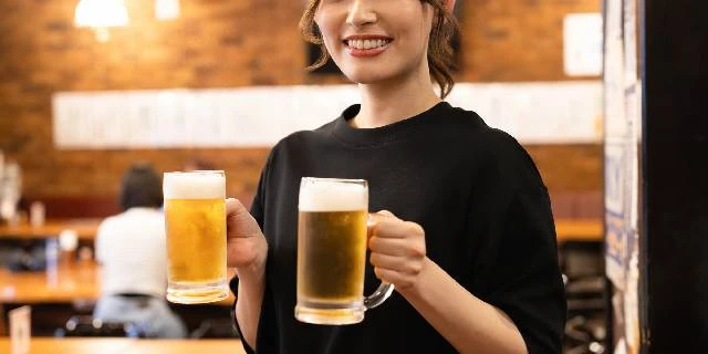 居酒屋で“ノンアル”頼んだのに「酒」出されアレルギー、命に関わるリスクも…店側の「法的責任」どこまで問われる？【弁護士解説】