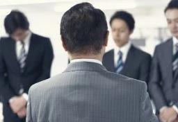 「彼女にガツンと言え」証券大手で新入社員に課された上司との“交換日記”…2時間説教で同期が倒れた“パワハラ”の現場