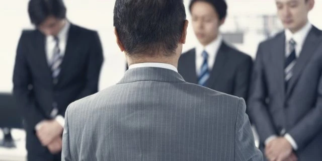 「彼女にガツンと言え」証券大手で新入社員に課された上司との“交換日記”…2時間説教で同期が倒れた“パワハラ”の現場