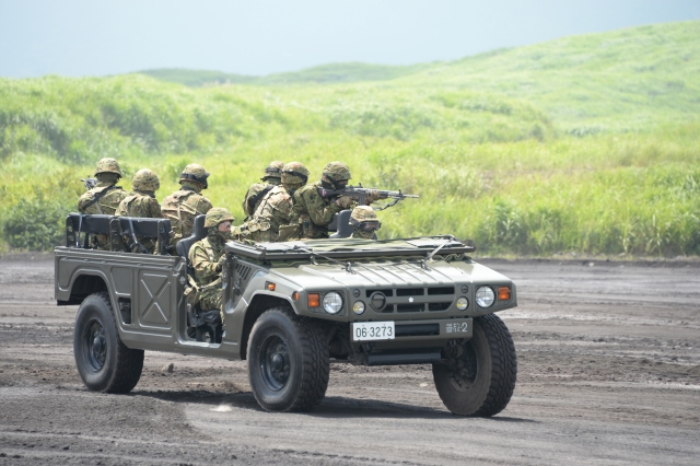 訓練を行う自衛隊員（陸上自衛隊HPより）